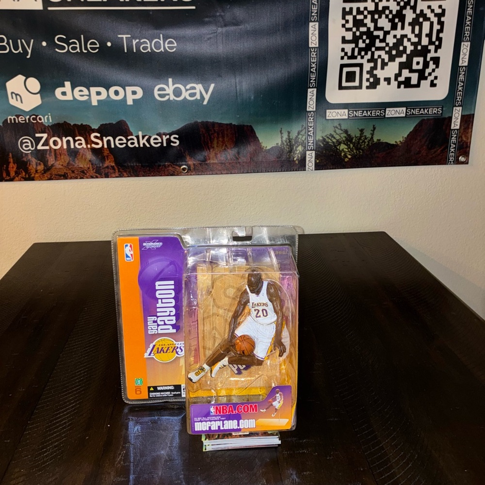 Gary Payton McFarlane NBA Figure – Los Angeles Lakers #20 – Vintage Collectible